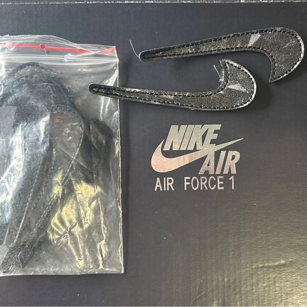 Nike Air Force 1 LV8 3 Kids Sneakers - White, Black, Green - Picture 6 of 7